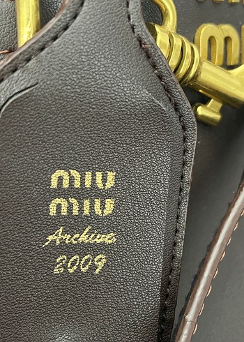 Miu Miu deri çanta toz torbalı - Görsel 6