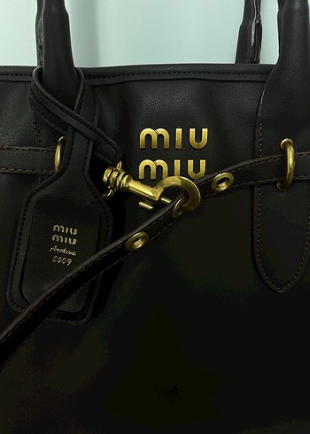 Miu Miu deri çanta toz torbalı - Görsel 3