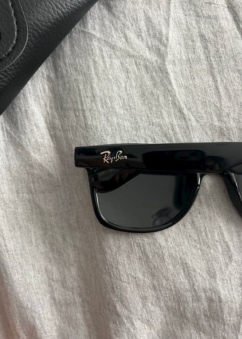 Siyah Ray-Ban Kadın Güneş Gözlüğü - Görsel 4