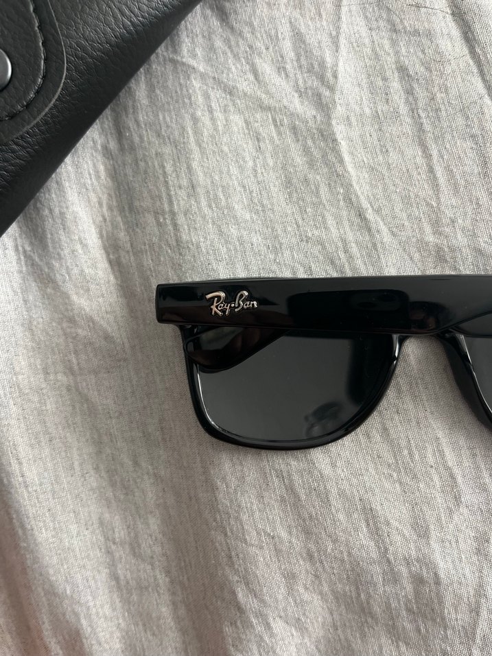 Siyah Ray-Ban Kadın Güneş Gözlüğü - Görsel 4