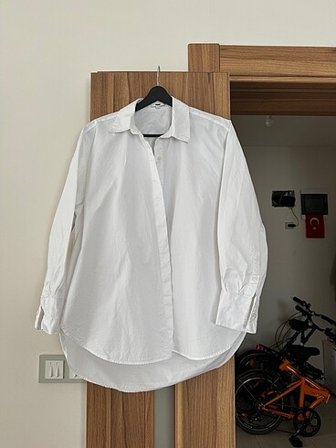 mavi jeans oversize beyaz gömlek