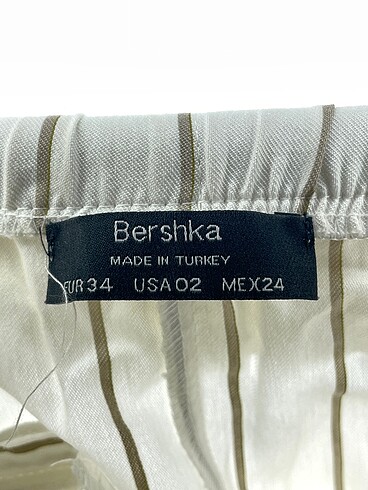 34 Beden çeşitli Renk Bershka Düz Kesim %70 İndirimli.