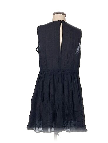 s Beden Pull and Bear Kısa Elbise %70 İndirimli.