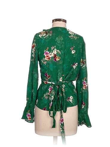 38 Beden H&M Bluz %70 İndirimli.