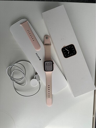 Apple Watch Series 5 (40 MM)