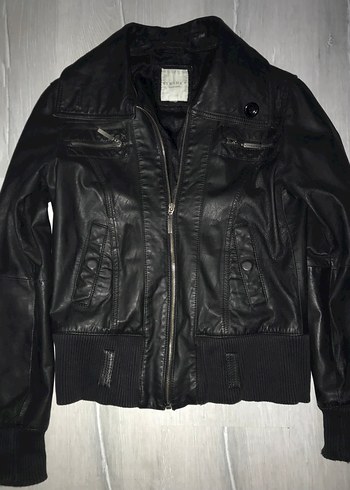 Bershka siyah deri ceket - Görsel 3