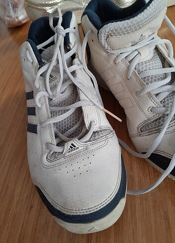 44 Beden Adidas Basketbol Ayakkalı