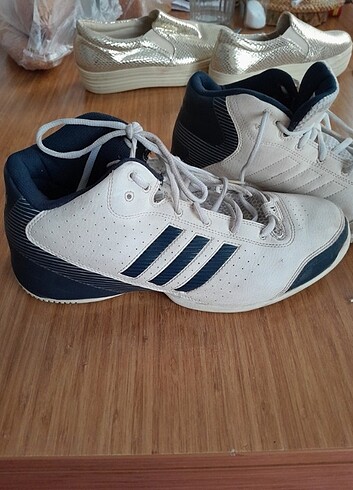 44 Beden beyaz Renk Adidas Basketbol Ayakkalı