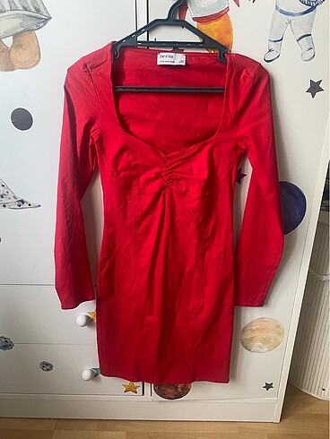 Bershka Elbise