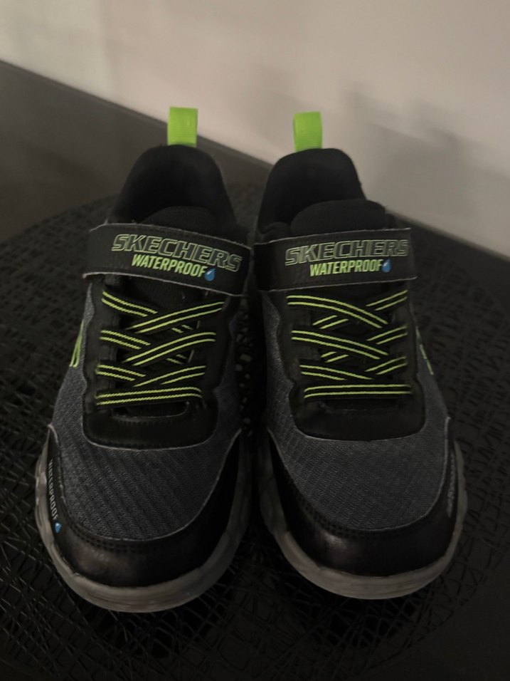 Siyah renk yeşil bağcıklı  Erkek Çocuk Spor Ayakkabı - Görsel 4