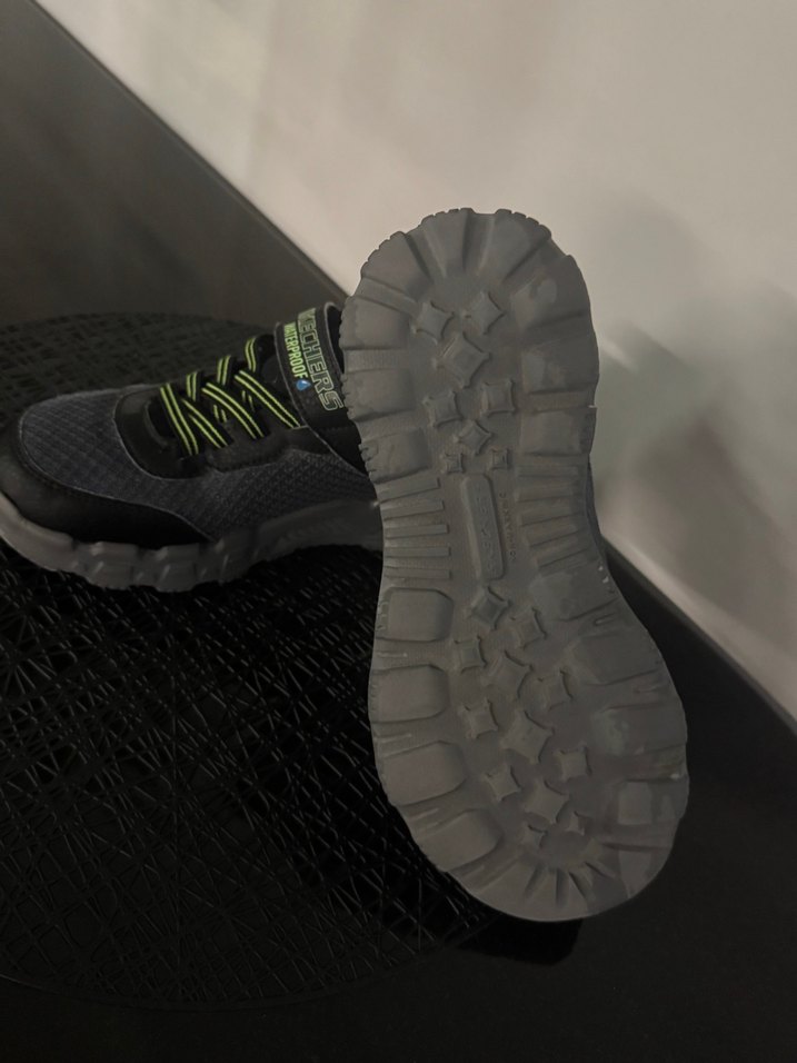 Siyah renk yeşil bağcıklı  Erkek Çocuk Spor Ayakkabı - Görsel 2