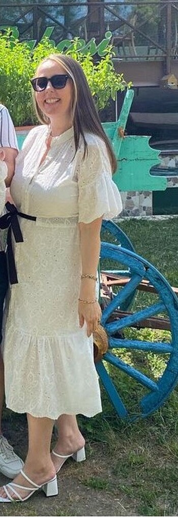 Beyaz fisto elbise