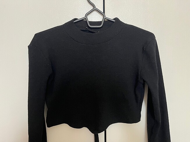 SİYAH CROP BLUZ