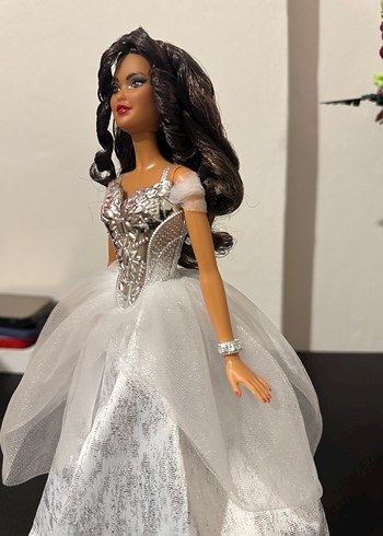 Beden Barbie Holiday 2021 Mutlu Yıllar Bebeği