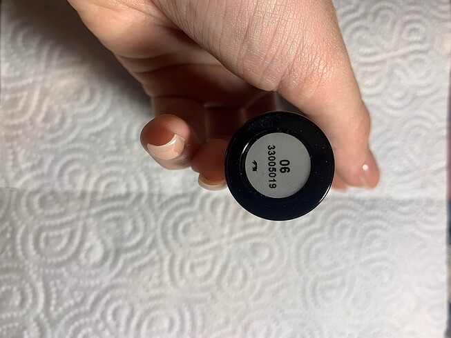  Beden Renk Kiko velvet touch 06 krem allık