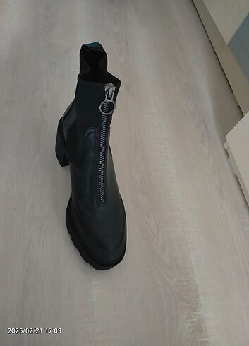 Zara zara topuklu kadın bot