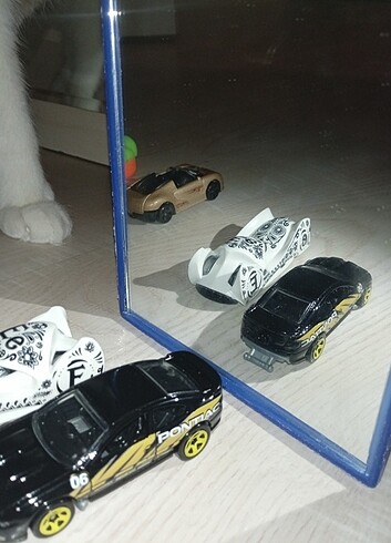 sürükle bırak ve hotwheels arabalar