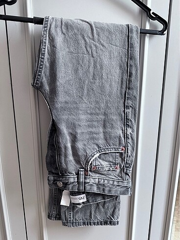 Zara bel straight fit jean