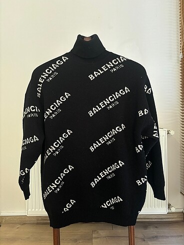 Balenciaga kazak