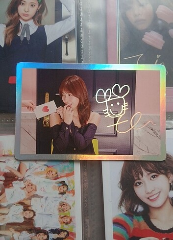Momo Signal photocard