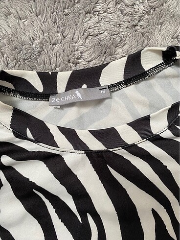 Trendyol & Milla Zebra Desen Bağlamalı Crop Kazak