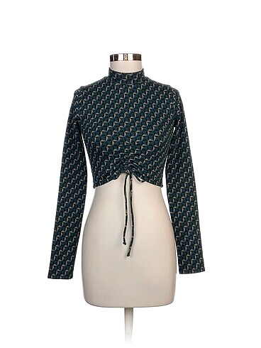 Pull and Bear Bluz %70 İndirimli.