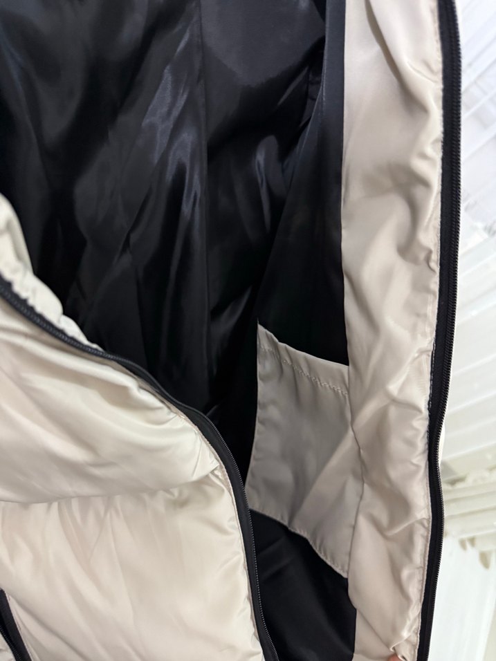 Adidas Bej Kapüşonlu Şişme Mont — görsel 4/5