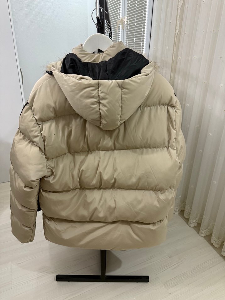 Adidas Bej Kapüşonlu Şişme Mont — görsel 2/5