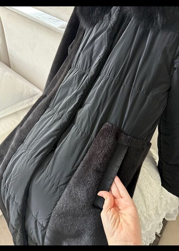 Kadın Siyah Uzun Kürklü Kışlık Mont - Görsel 3