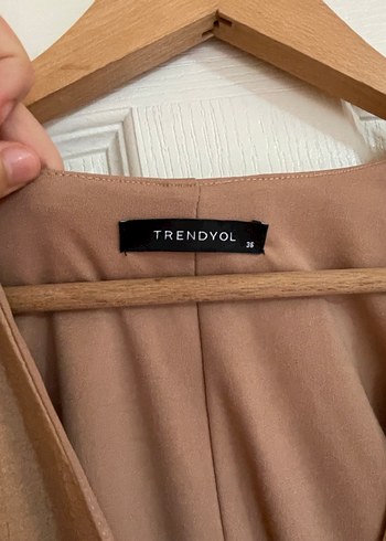 Trendyol & Milla Bej Midi V Yaka Elbiss