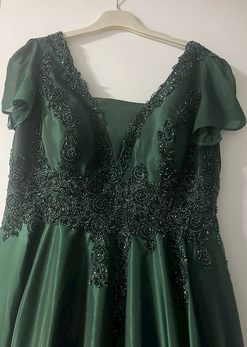 Yeşil İşlemeli Uzun Abiye Elbise - Görsel 4