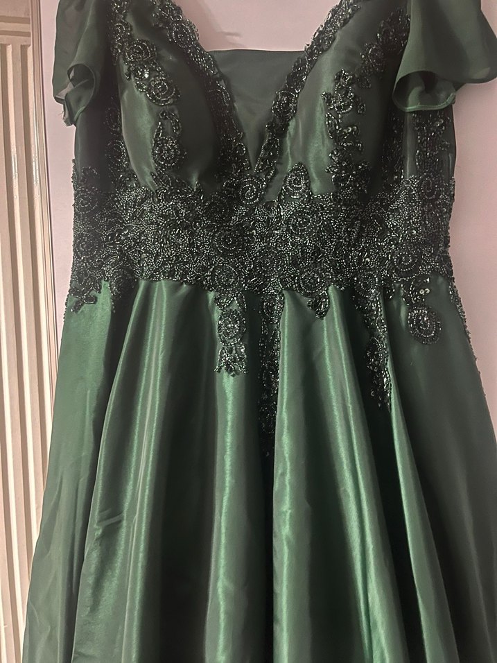 Yeşil İşlemeli Uzun Abiye Elbise - Görsel 3