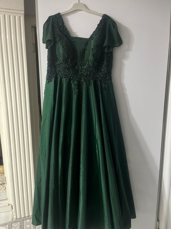 Yeşil İşlemeli Uzun Abiye Elbise - Görsel 2