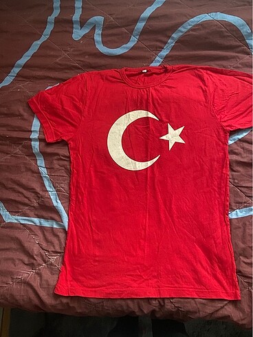 Türk Bayrağı Desenli Tişört