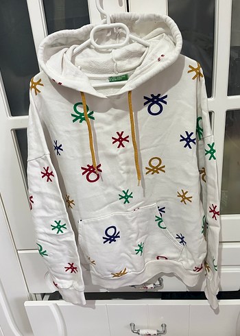 Benetton Düğmeli Kapüşonlu Baskılı Beyaz Sweatshirt