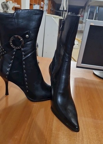 38 Beden Siyah Stiletto Topuklu Fermuarlı Gotik Kadın Çizme
