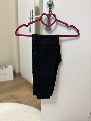 BERSHKA pantolon