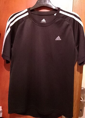 Adidas tişört 