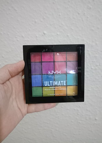 NYX Canlı Renkli Çoklu Far Paleti nyx