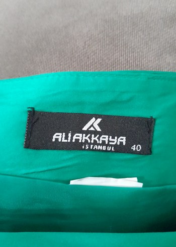l Beden yeşil Renk Parlak Yeşil Kemerli Midi Etek