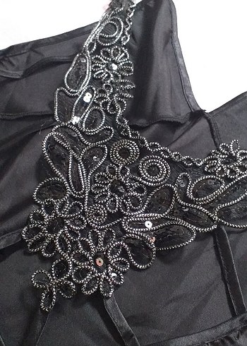 Nakışlı Siyah Gotik Askılı Gecelik - Görsel 4