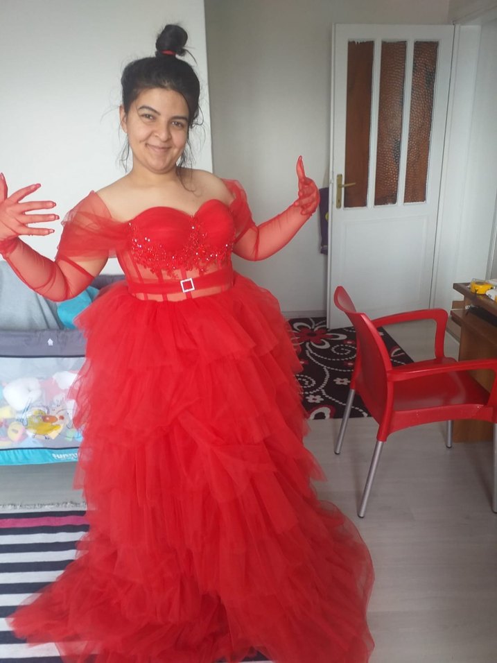 Kırmızı Straplez Fırfırlı Uzun Abiye Elbise - Görsel 2