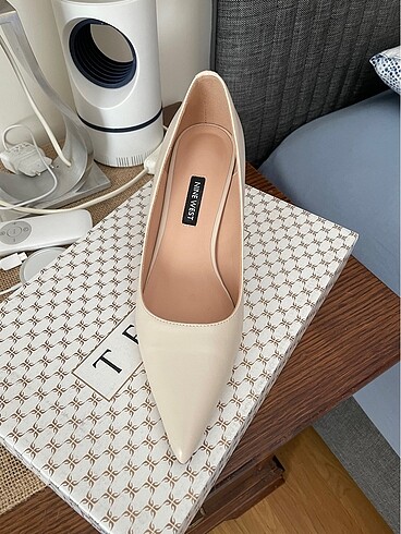 Nine West Stiletto krem
