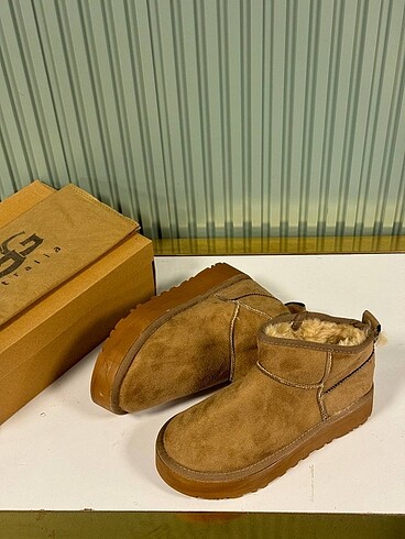 Ugg bots