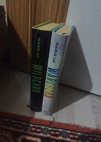 Victoria Ying'den Ac Hayalet Mangası ve karışık roman seti - Görsel 6