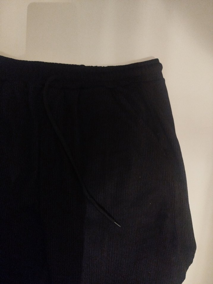 Siyah Rahat Kesim Şort - Görsel 3