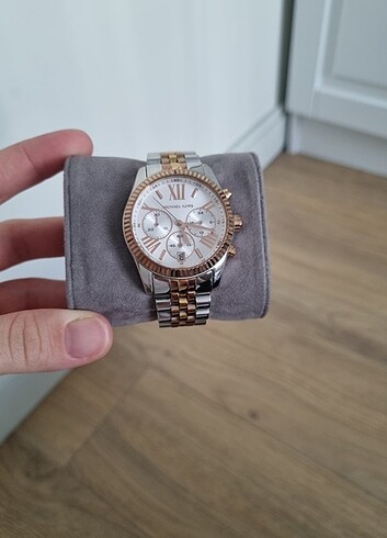 Beden Micheal Kors saat