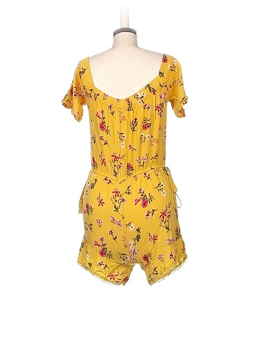 LC Waikiki Kısa Tulum %70 İndirimli. - Görsel 3