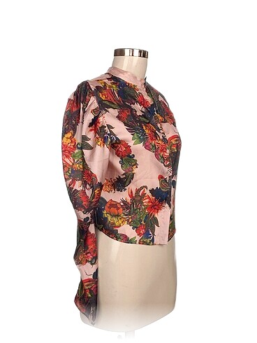 H&M Bluz %70 İndirimli.
