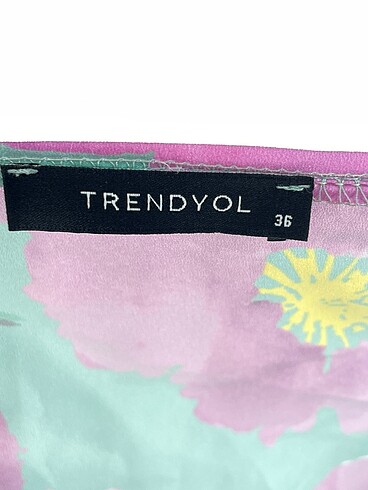 36 Beden çeşitli Renk Trendyol & Milla Bluz %70 İndirimli.